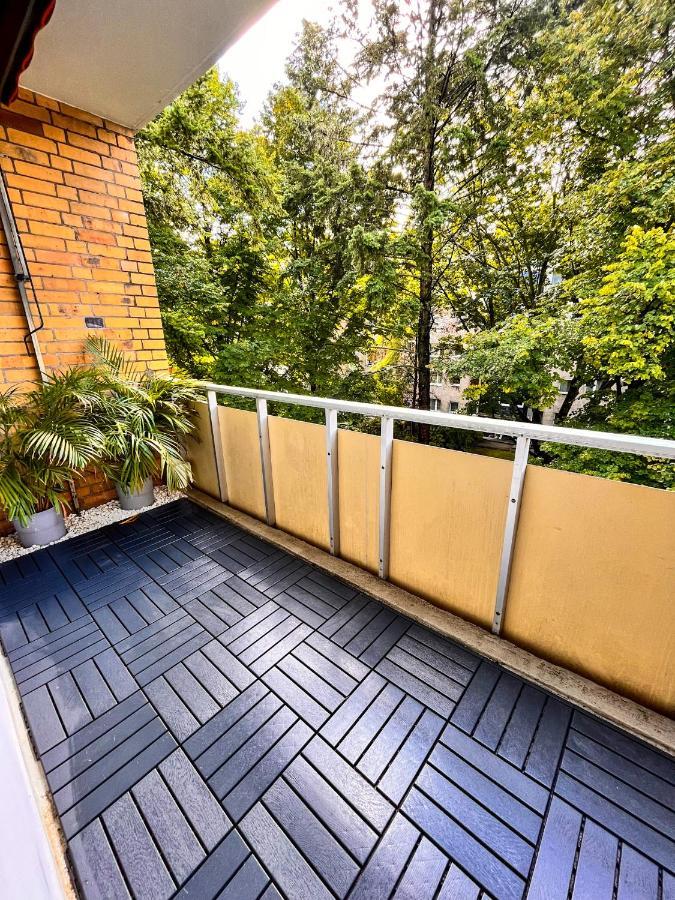 01 Bedroom In Mitte-Up To 5 People-Private Free Parking Берлин Екстериор снимка
