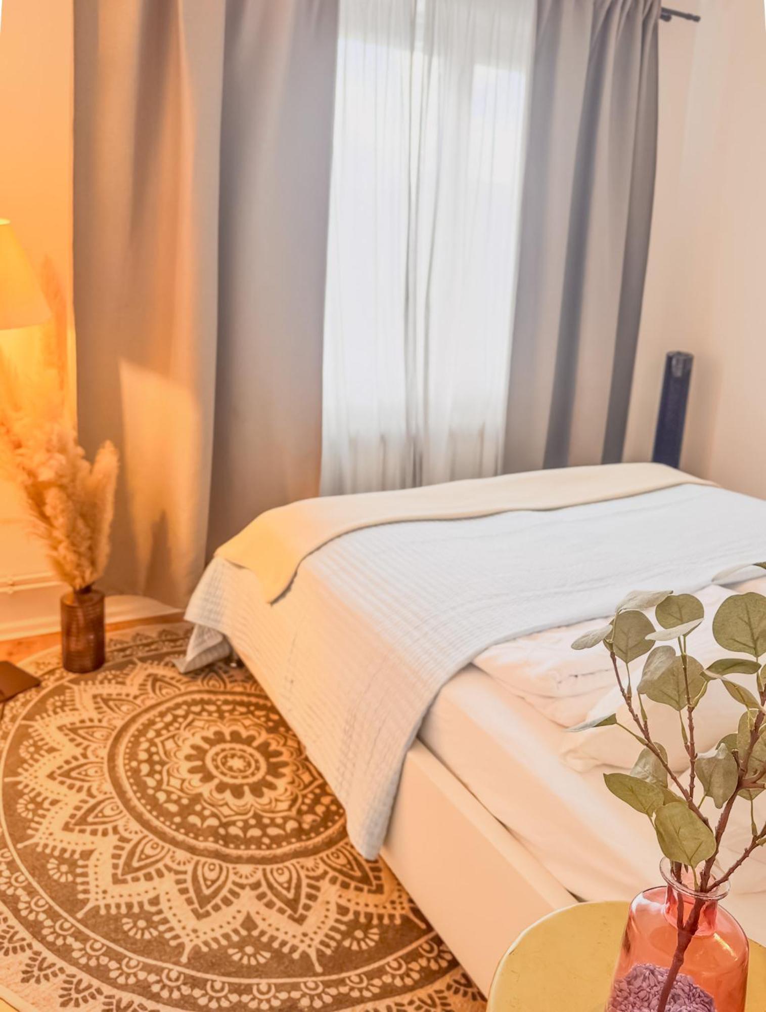 01 Bedroom In Mitte-Up To 5 People-Private Free Parking Берлин Екстериор снимка