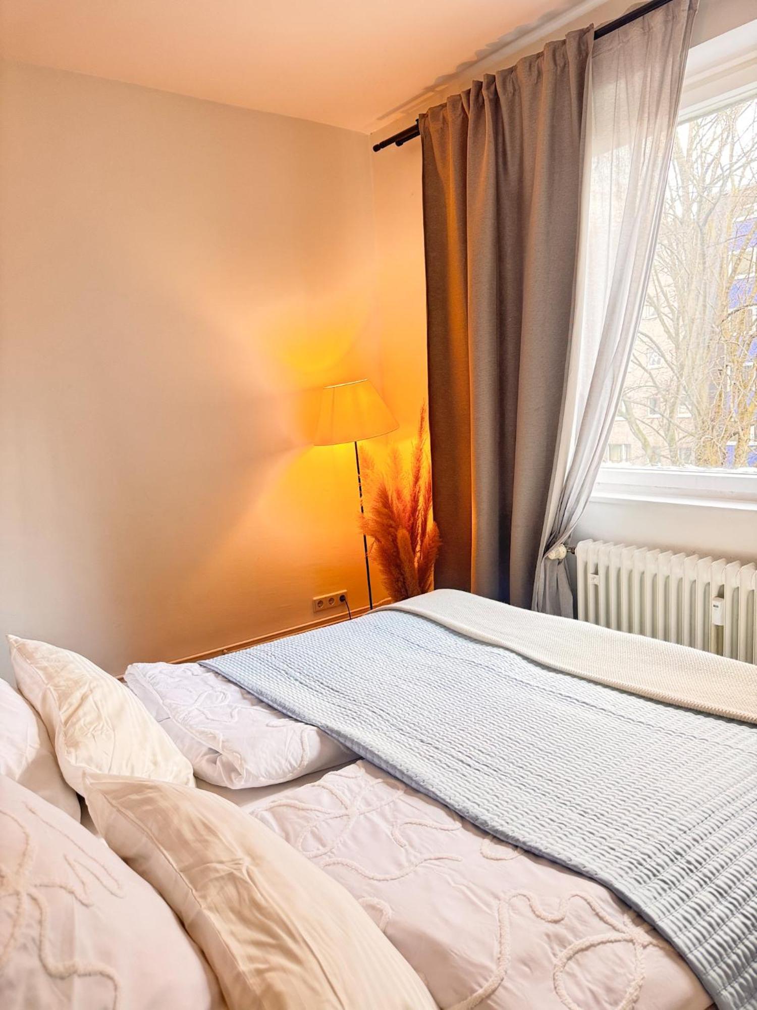 01 Bedroom In Mitte-Up To 5 People-Private Free Parking Берлин Екстериор снимка